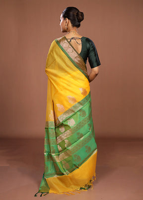 Yellow Cotton Saree With Blouse Piece