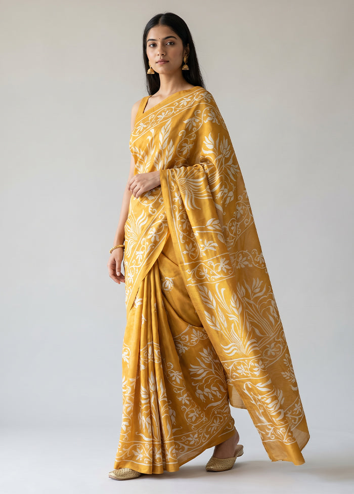 Yellow Printed Silk Saree Without Blouse Piece