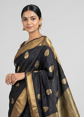 Black Handloom Kanchipuram Pure Silk Saree With Blouse Piece