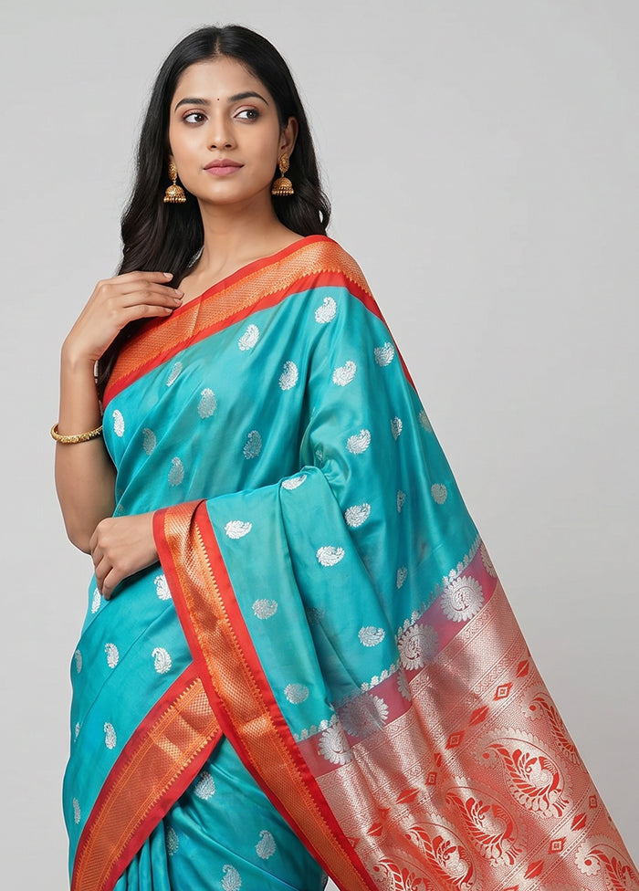 Green Kanjivaram Silk Saree With Blouse Piece