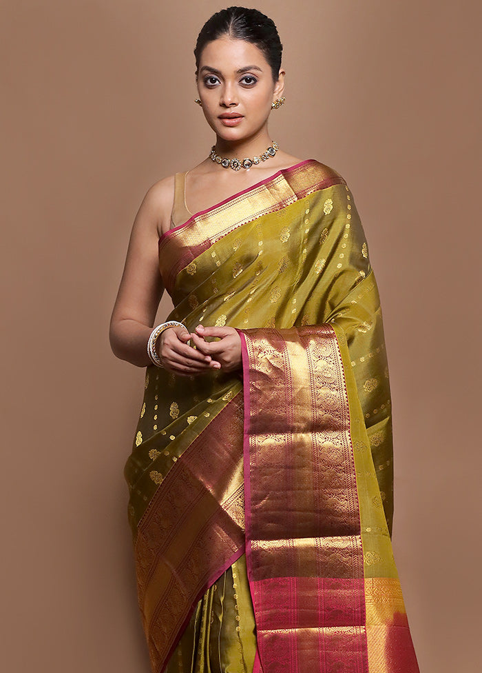 Green Handloom Kanjivaram Pure Silk Saree With Blouse Piece
