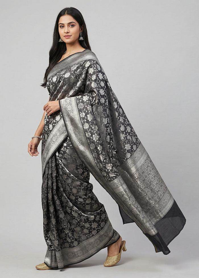 Grey Uppada Silk Saree With Blouse Piece