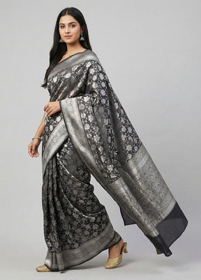 Grey Uppada Silk Saree With Blouse Piece