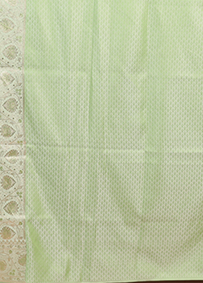 Green Tanchoi Silk Saree With Blouse Piece