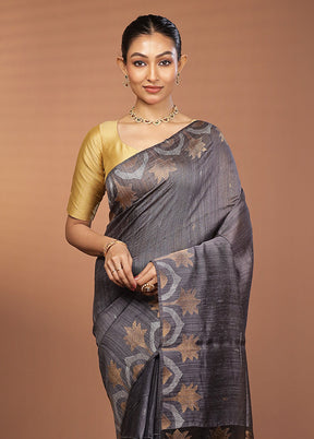 Grey Handloom Matka Pure Silk Saree With Blouse Piece