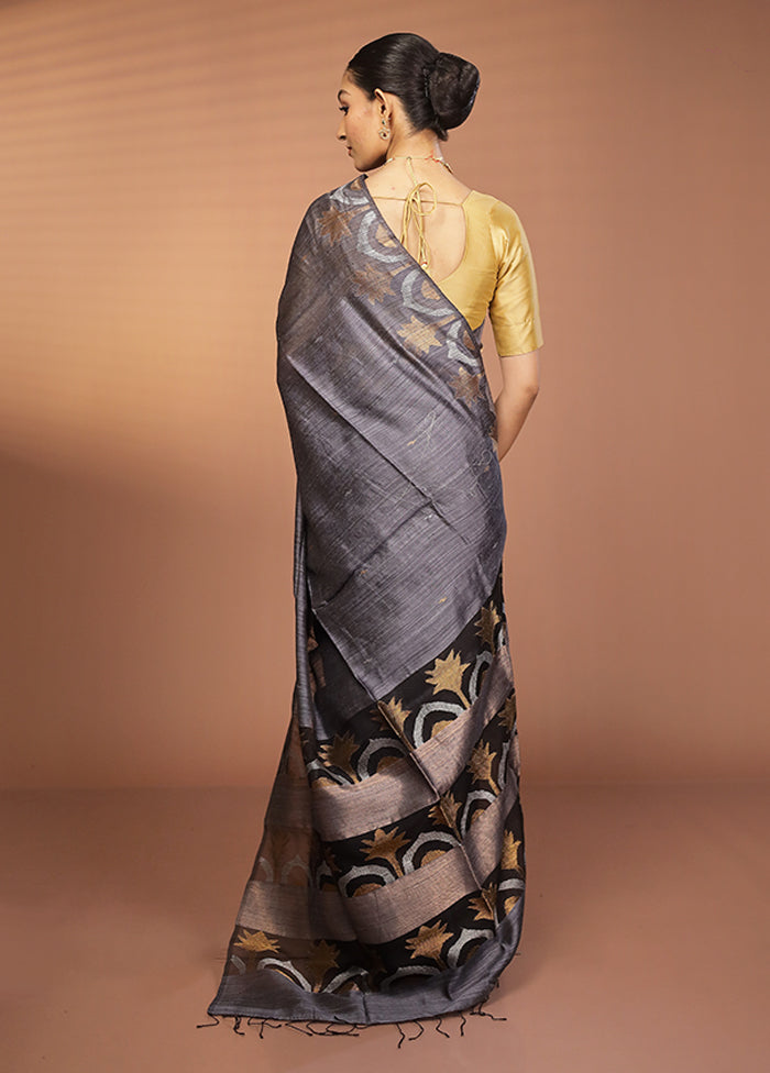 Grey Handloom Matka Pure Silk Saree With Blouse Piece