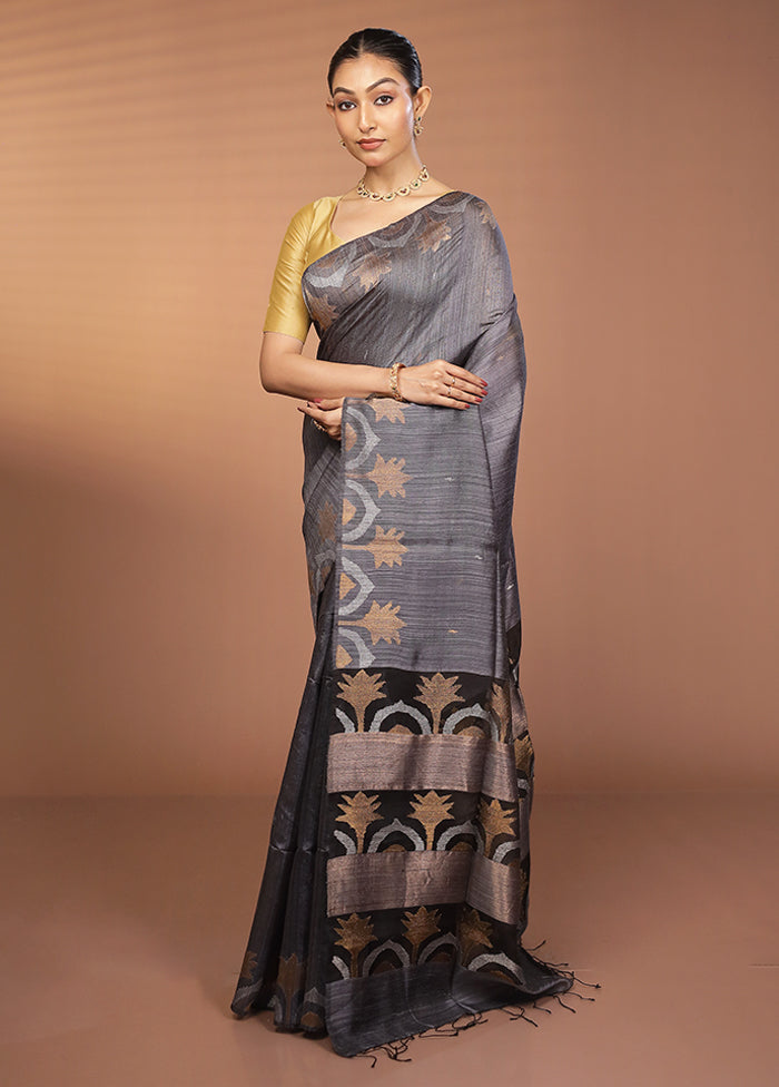 Grey Handloom Matka Pure Silk Saree With Blouse Piece