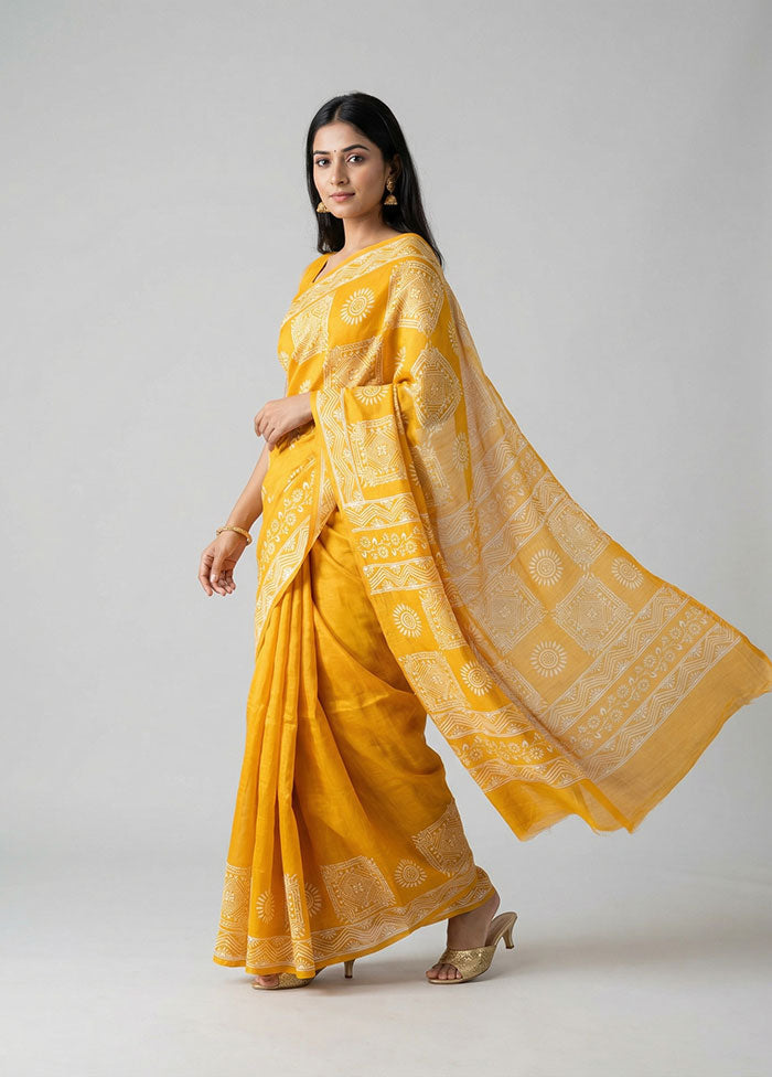 Yellow Printed Silk Saree Without Blouse Piece