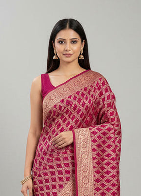 Pink Bandhej Silk Saree With Blouse Piece
