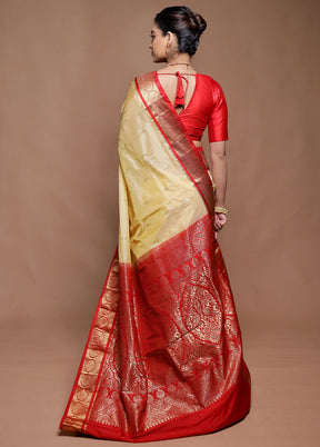 Cream Kanjivaram Silk Saree With Blouse Piece