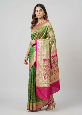 Green Handloom Banarasi Pure Silk Saree With Blouse Piece