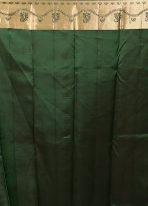 Green Handloom Kanjivaram Pure Silk Saree With Blouse Piece