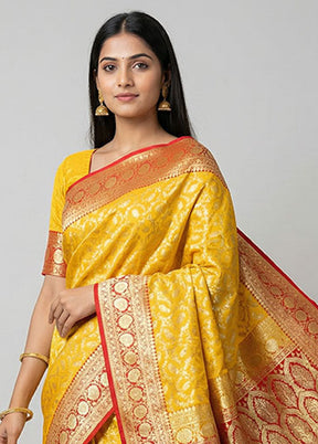 Yellow Handloom Banarasi Pure Silk Saree With Blouse Piece