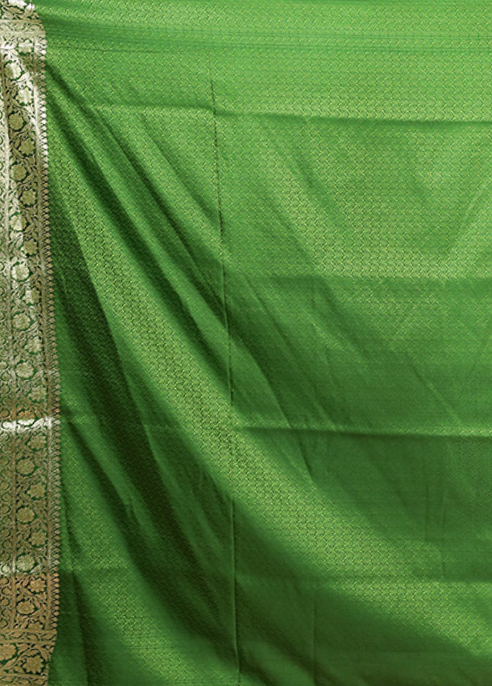 Green Tanchoi Silk Saree With Blouse Piece