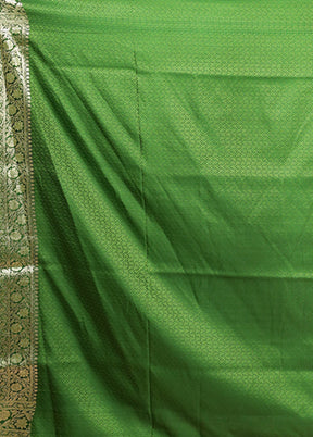 Green Tanchoi Silk Saree With Blouse Piece