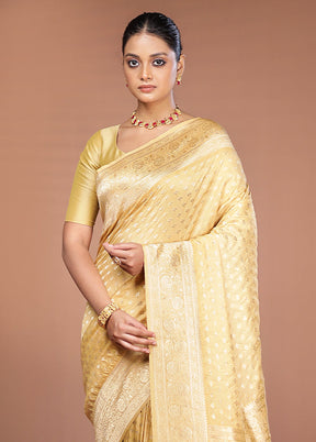 Cream Georgette Saree With Blouse Piece