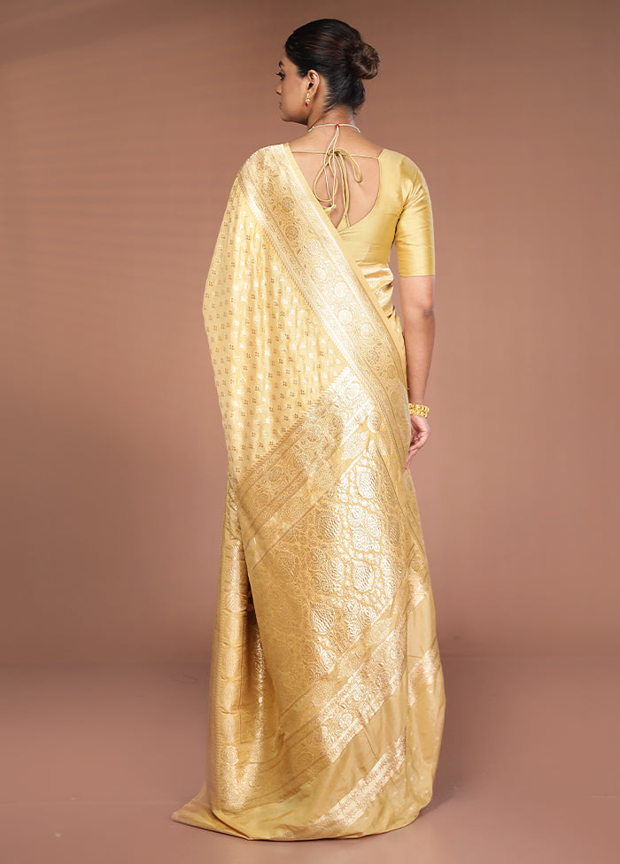Cream Georgette Saree With Blouse Piece