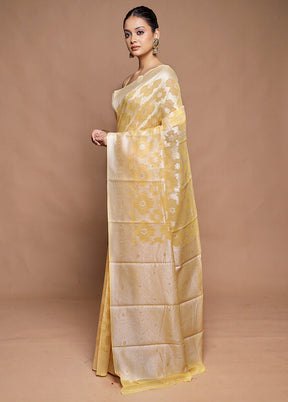 Yellow Cotton Saree With Blouse Piece