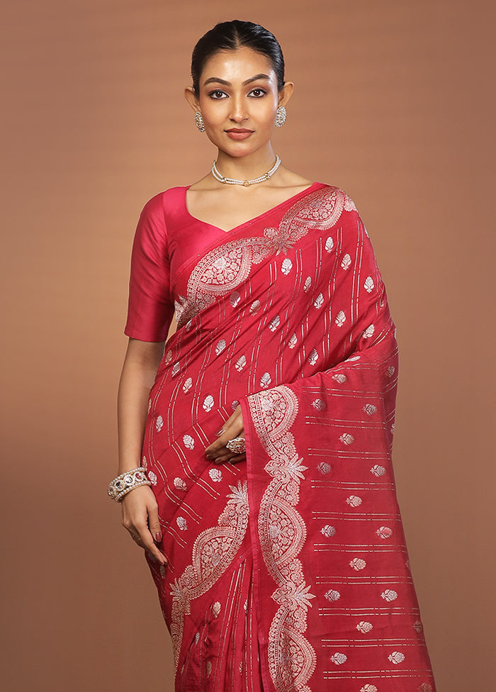 Red Dupion Silk Saree With Blouse Piece