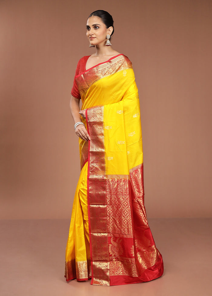 Yellow Handloom Kanjivaram Pure Silk Saree With Blouse Piece