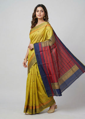 Green Handloom Kanjivaram Silk Saree With Blouse Piece