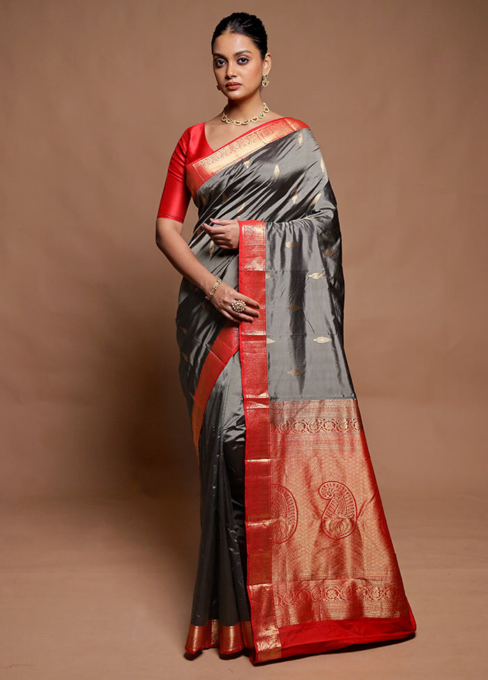 Grey Handloom Kanchipuram Pure Silk Saree With Blouse Piece