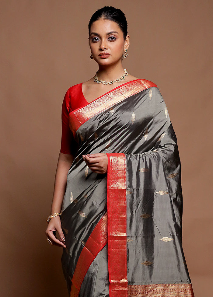Grey Handloom Kanchipuram Pure Silk Saree With Blouse Piece