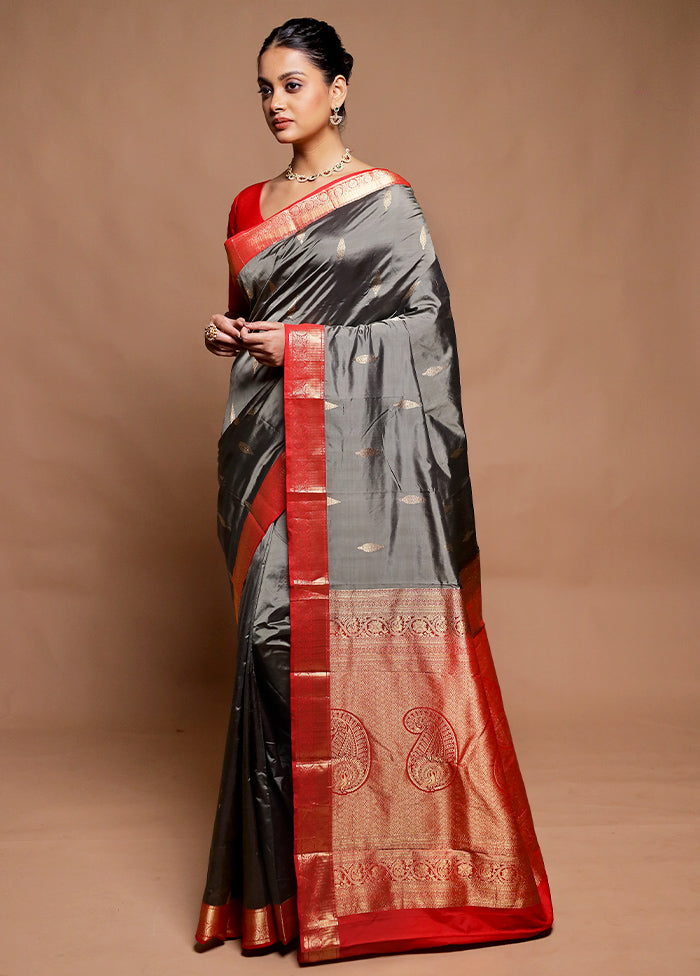 Grey Handloom Kanchipuram Pure Silk Saree With Blouse Piece