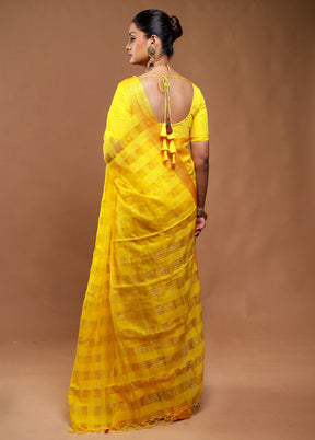 Yellow Cotton Saree With Blouse Piece