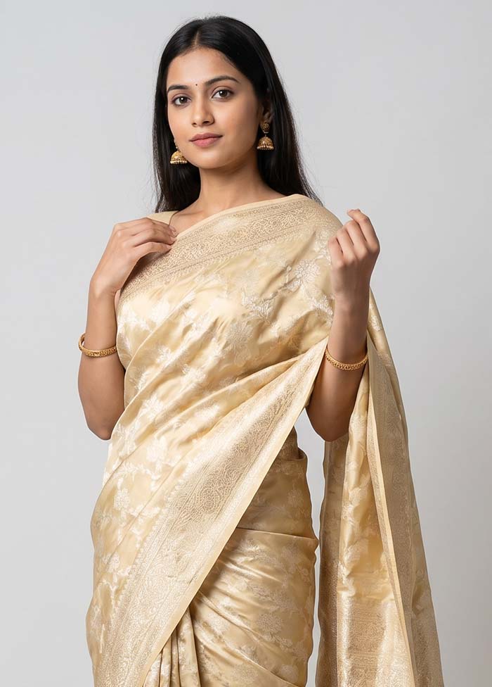 Cream Georgette Saree With Blouse Piece