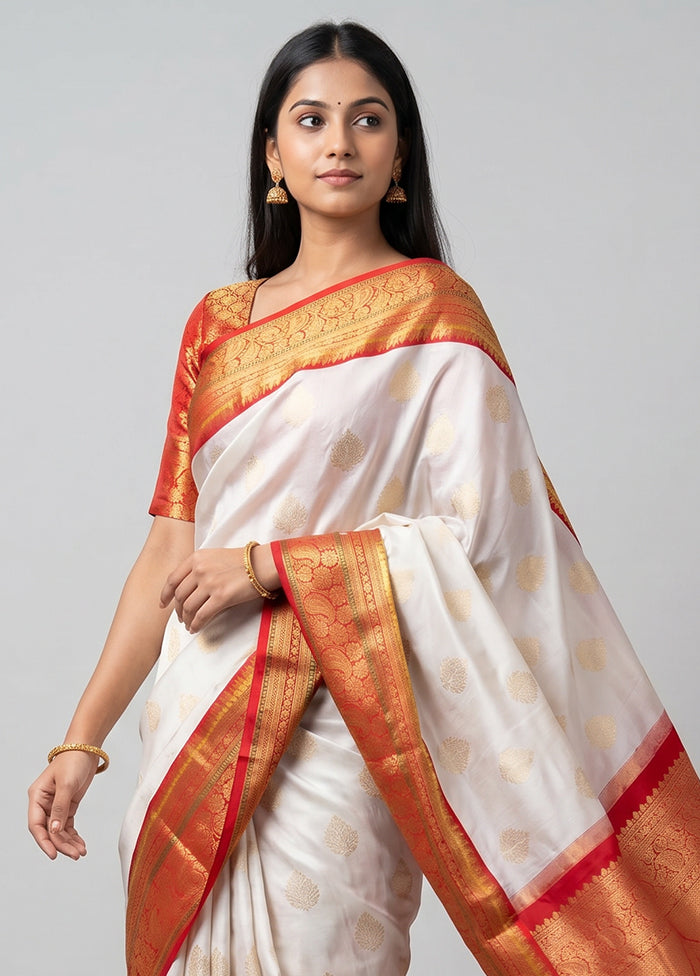 White Handloom Kanchipuram Pure Silk Saree With Blouse Piece