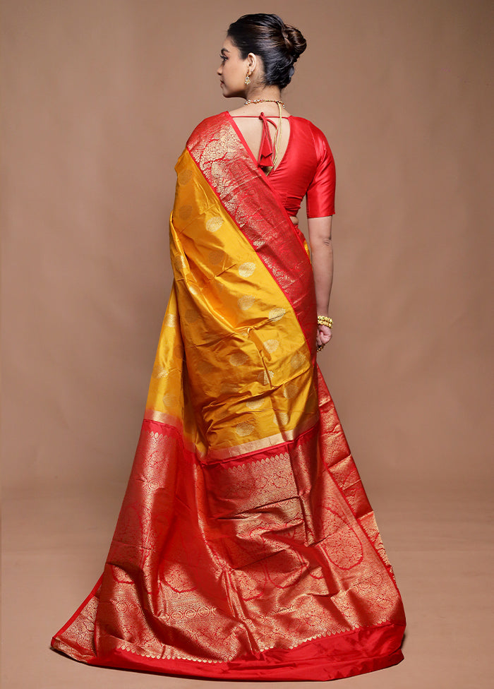 Yellow Handloom Kanchipuram Pure Silk Saree With Blouse Piece
