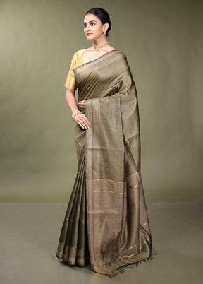 Cream Tussar Silk Saree With Blouse Piece