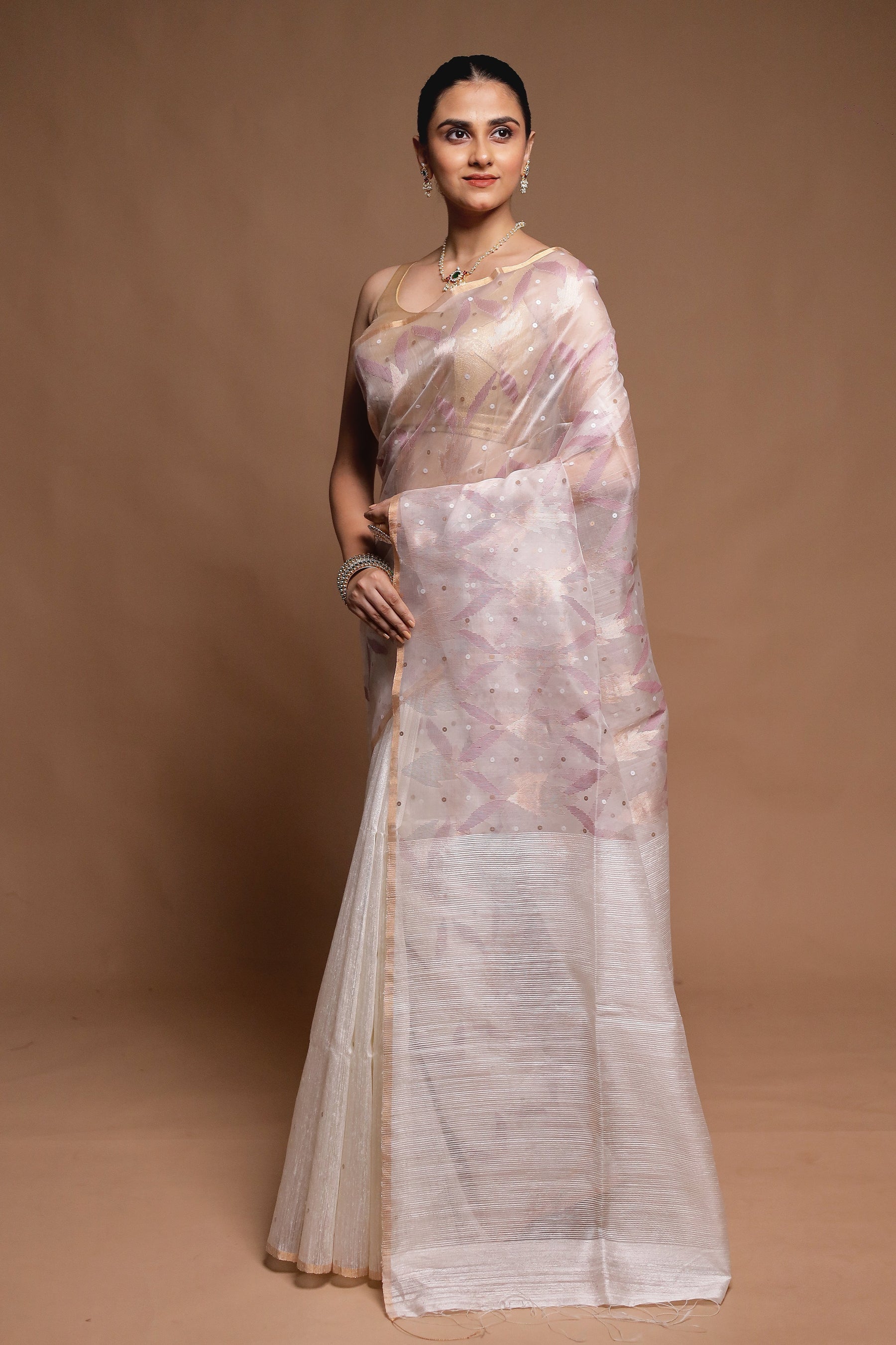 White Handloom Matka Pure Silk Saree With Blouse Piece