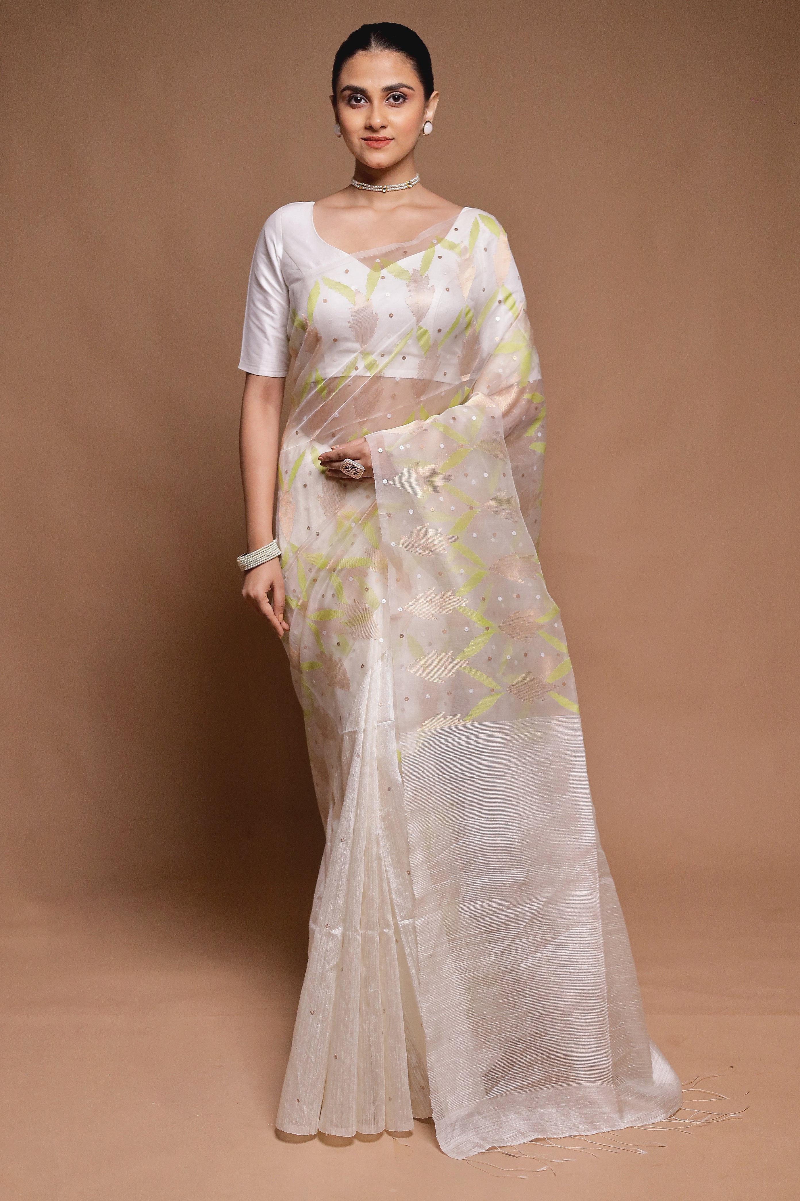 White Handloom Matka Pure Silk Saree With Blouse Piece