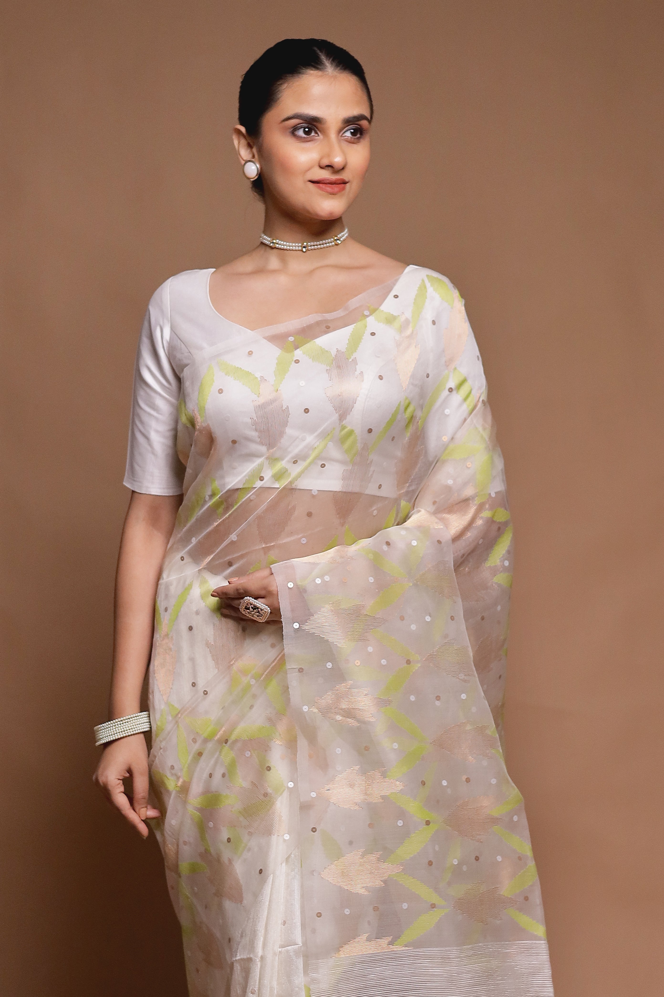 White Handloom Matka Pure Silk Saree With Blouse Piece