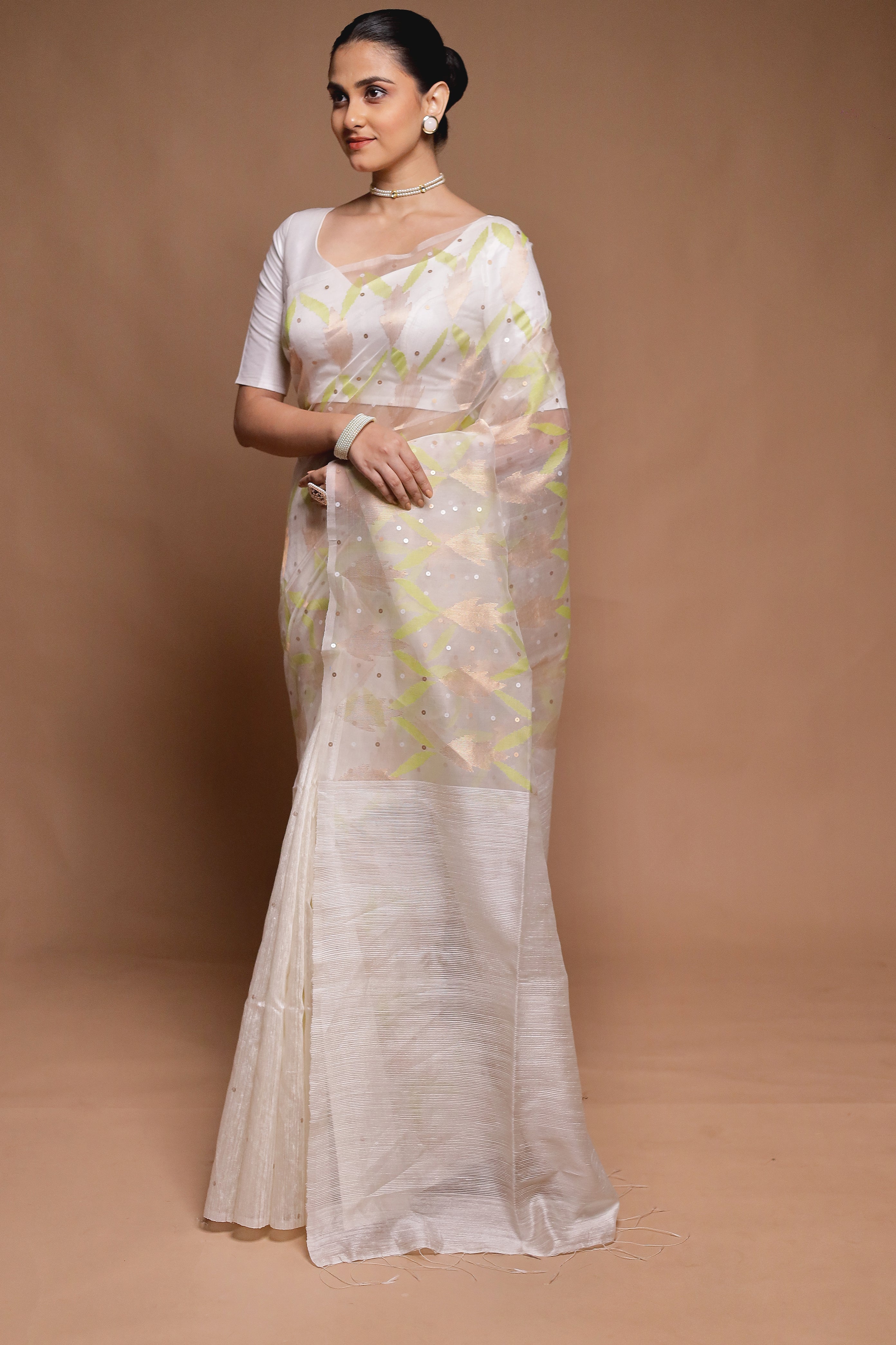 White Handloom Matka Pure Silk Saree With Blouse Piece