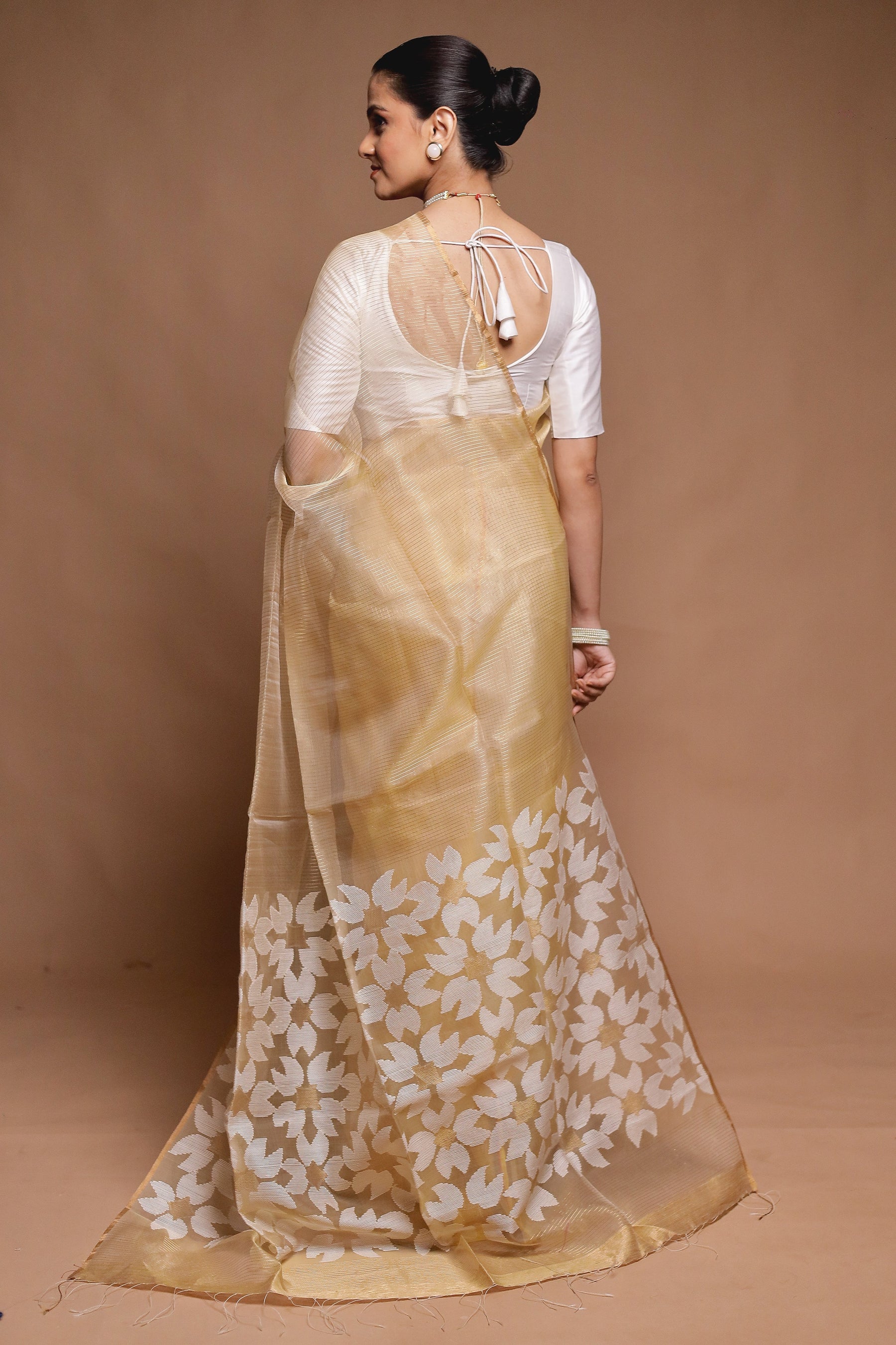 Cream Handloom Matka Pure Silk Saree With Blouse Piece