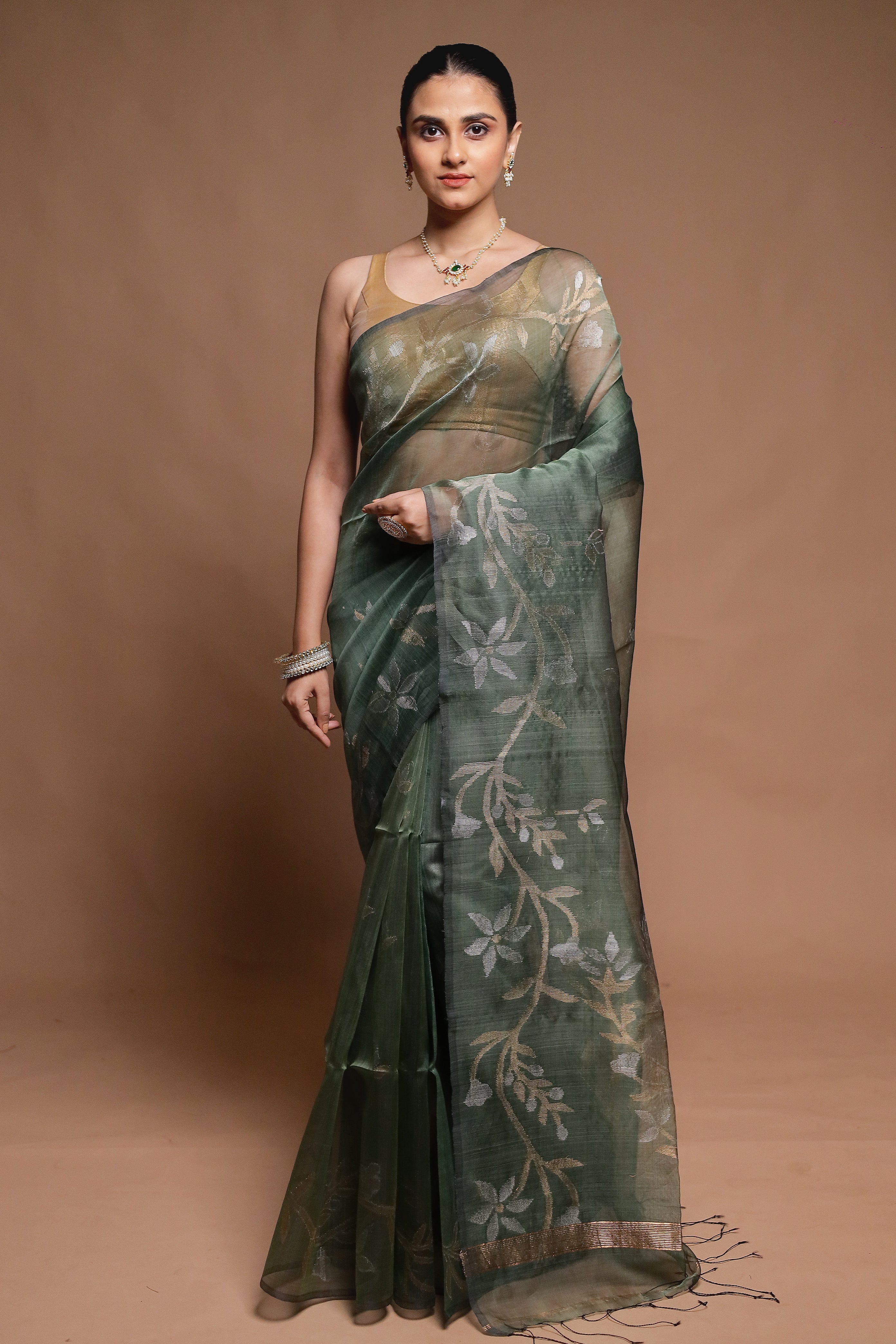 Green Handloom Matka Pure Silk Saree With Blouse Piece