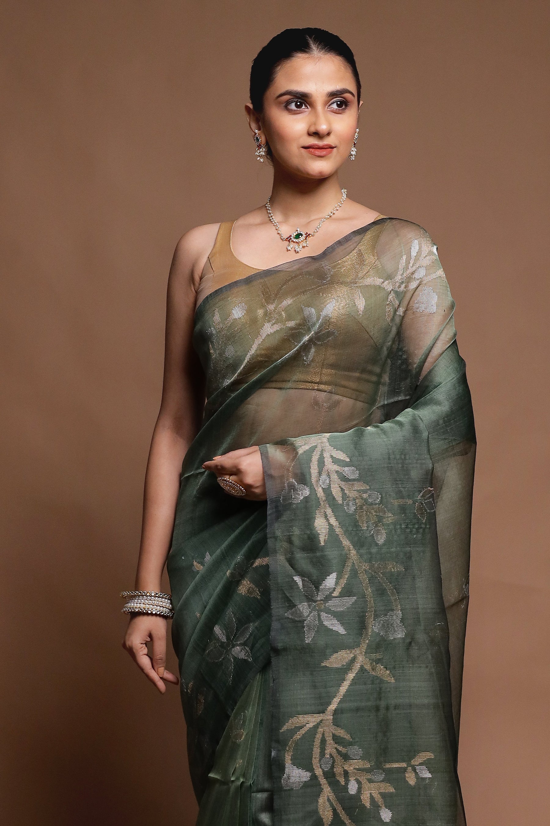 Green Handloom Matka Pure Silk Saree With Blouse Piece