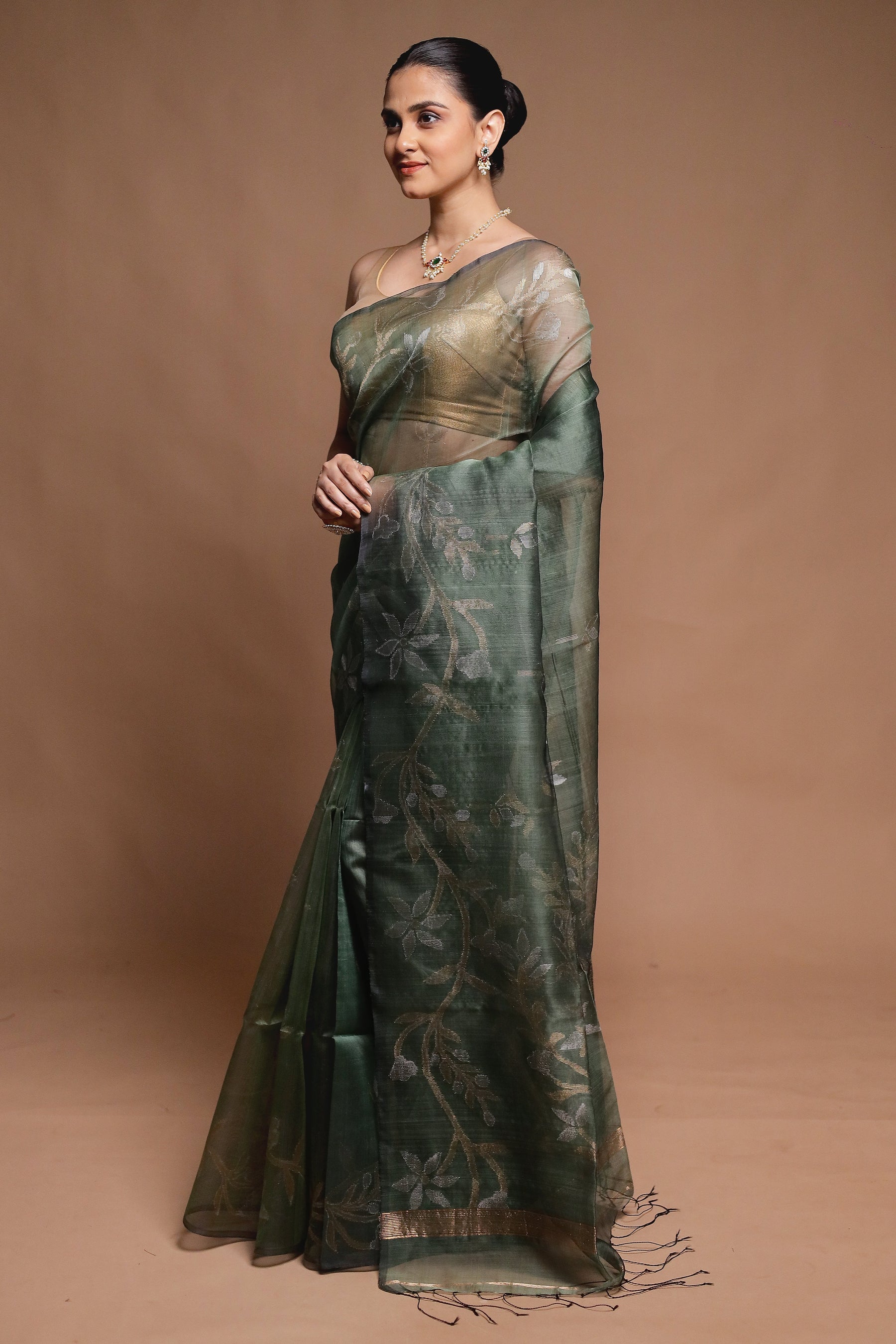 Green Handloom Matka Pure Silk Saree With Blouse Piece