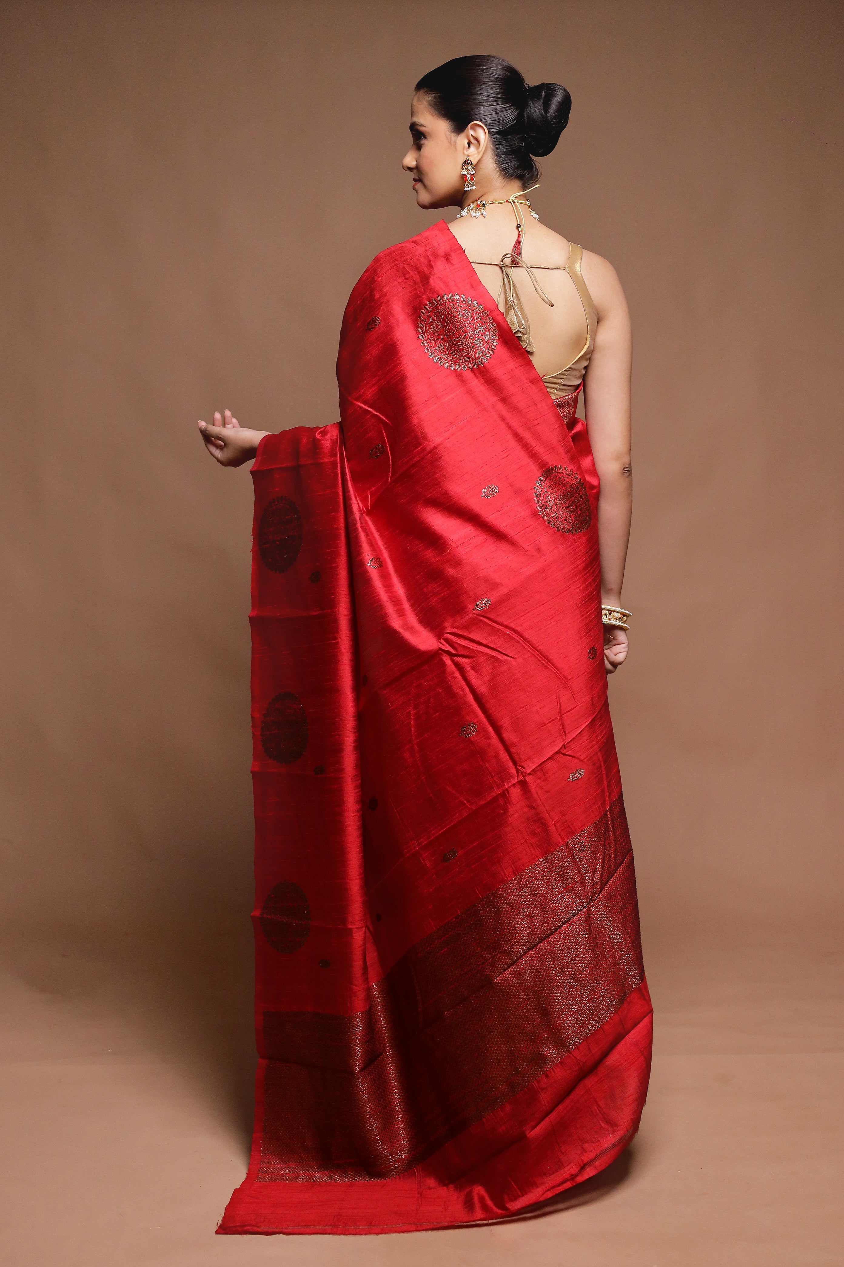 Red Handloom Tussar Pure Silk Saree With Blouse Piece