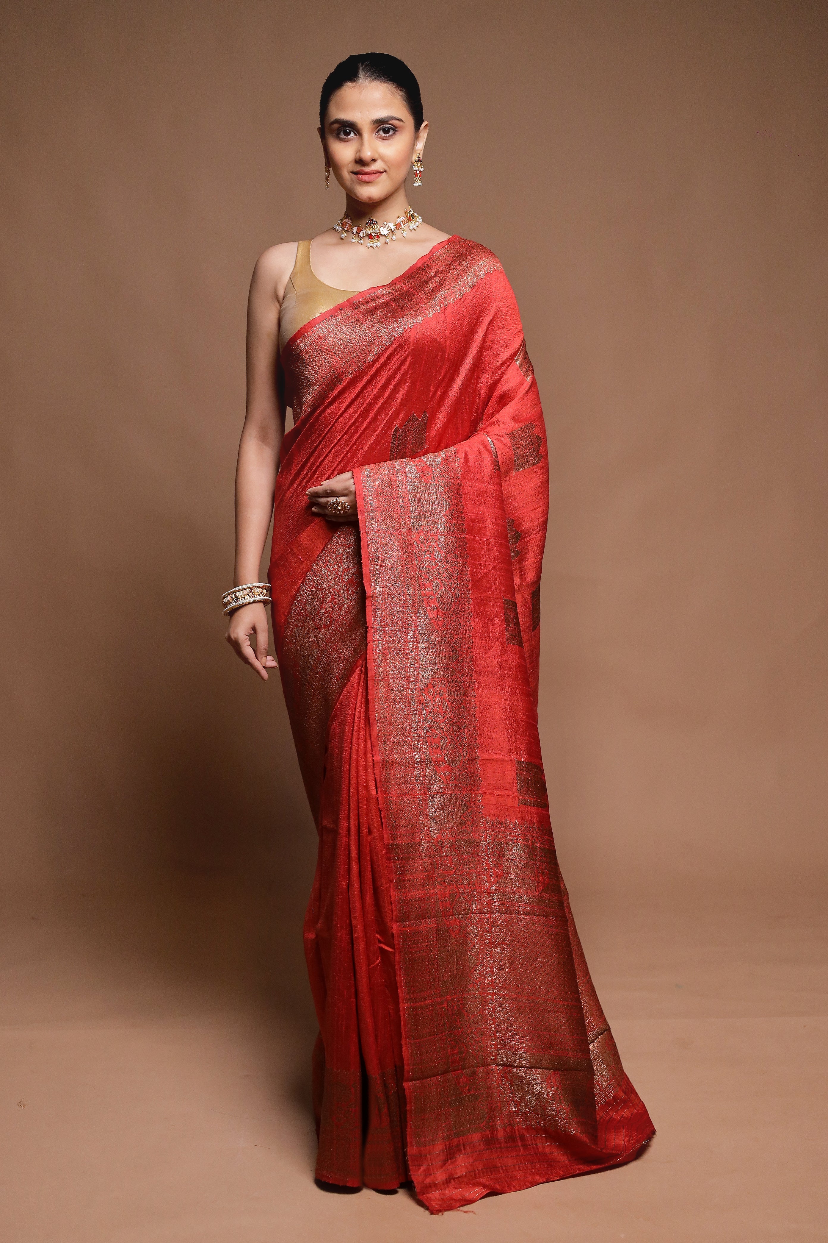 Red Handloom Tussar Pure Silk Saree With Blouse Piece