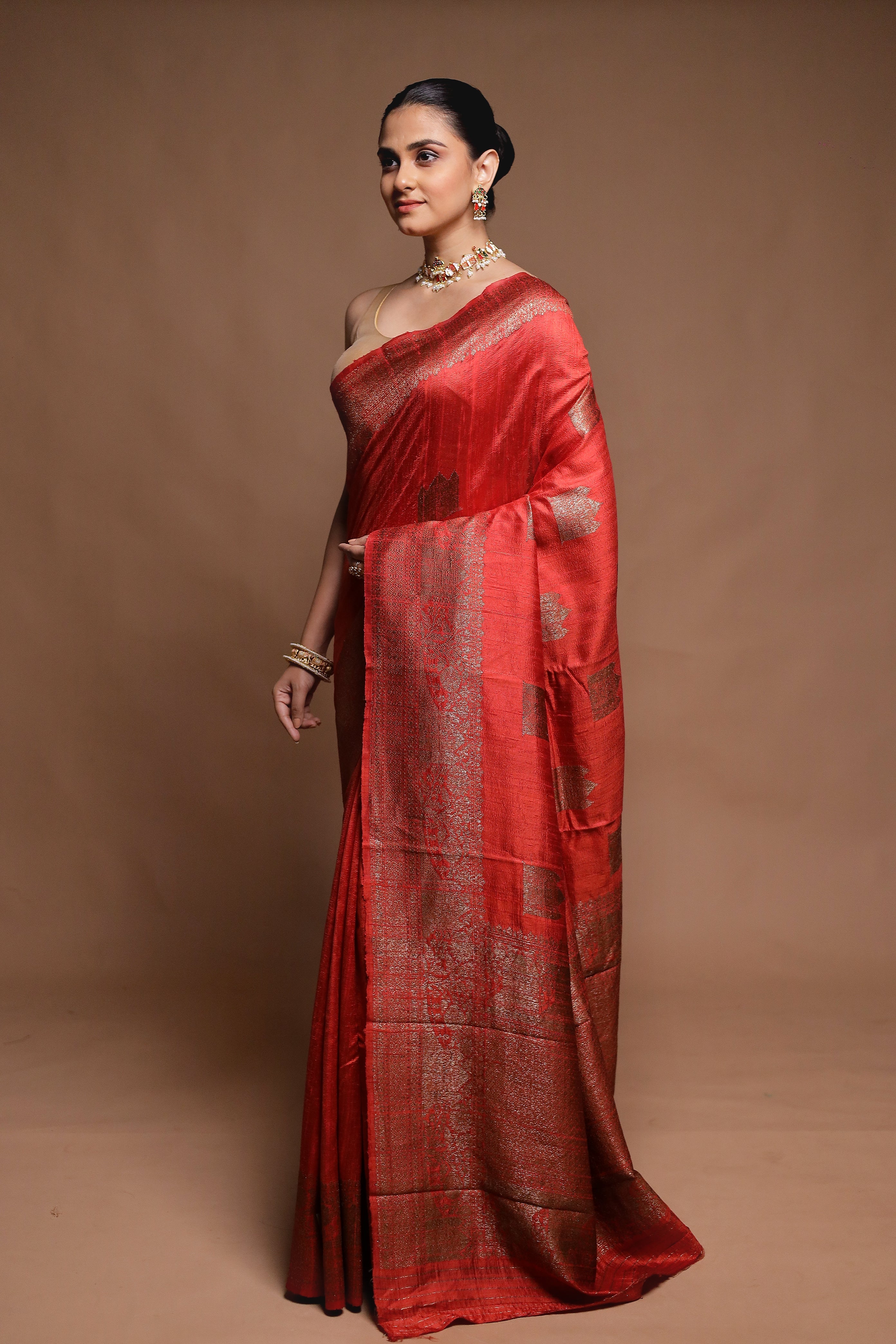 Red Handloom Tussar Pure Silk Saree With Blouse Piece