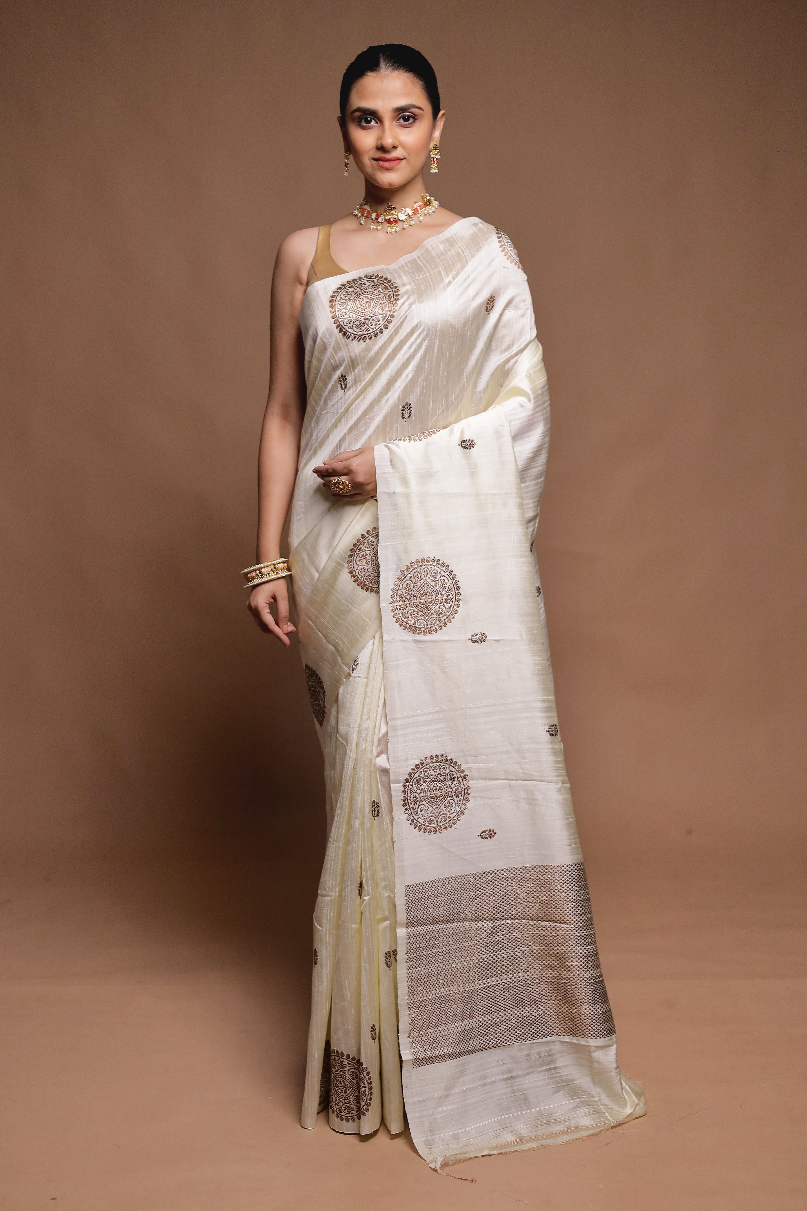 White Handloom Tussar Pure Silk Saree With Blouse Piece