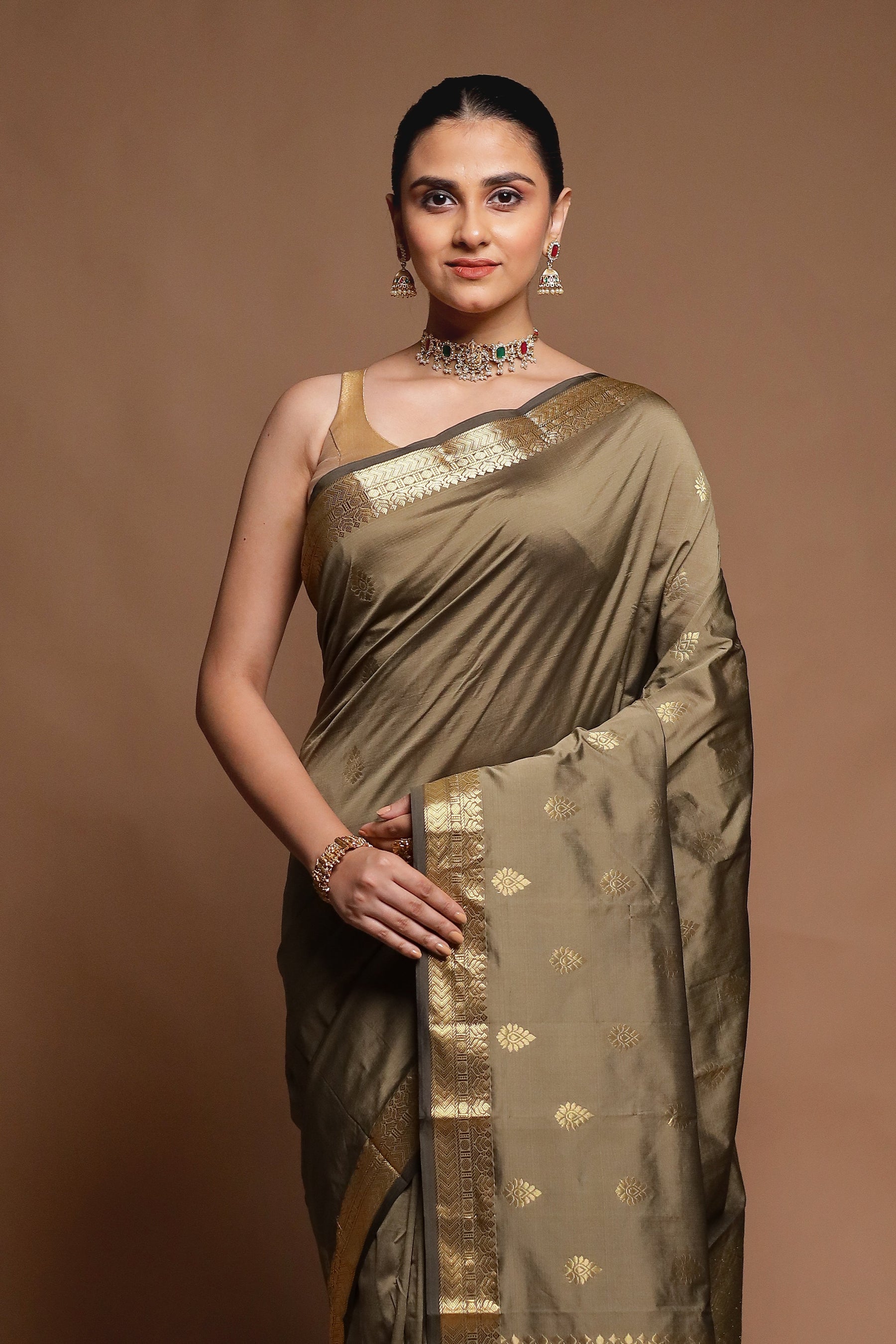 Grey Kanjivaram Silk Saree With Blouse Piece