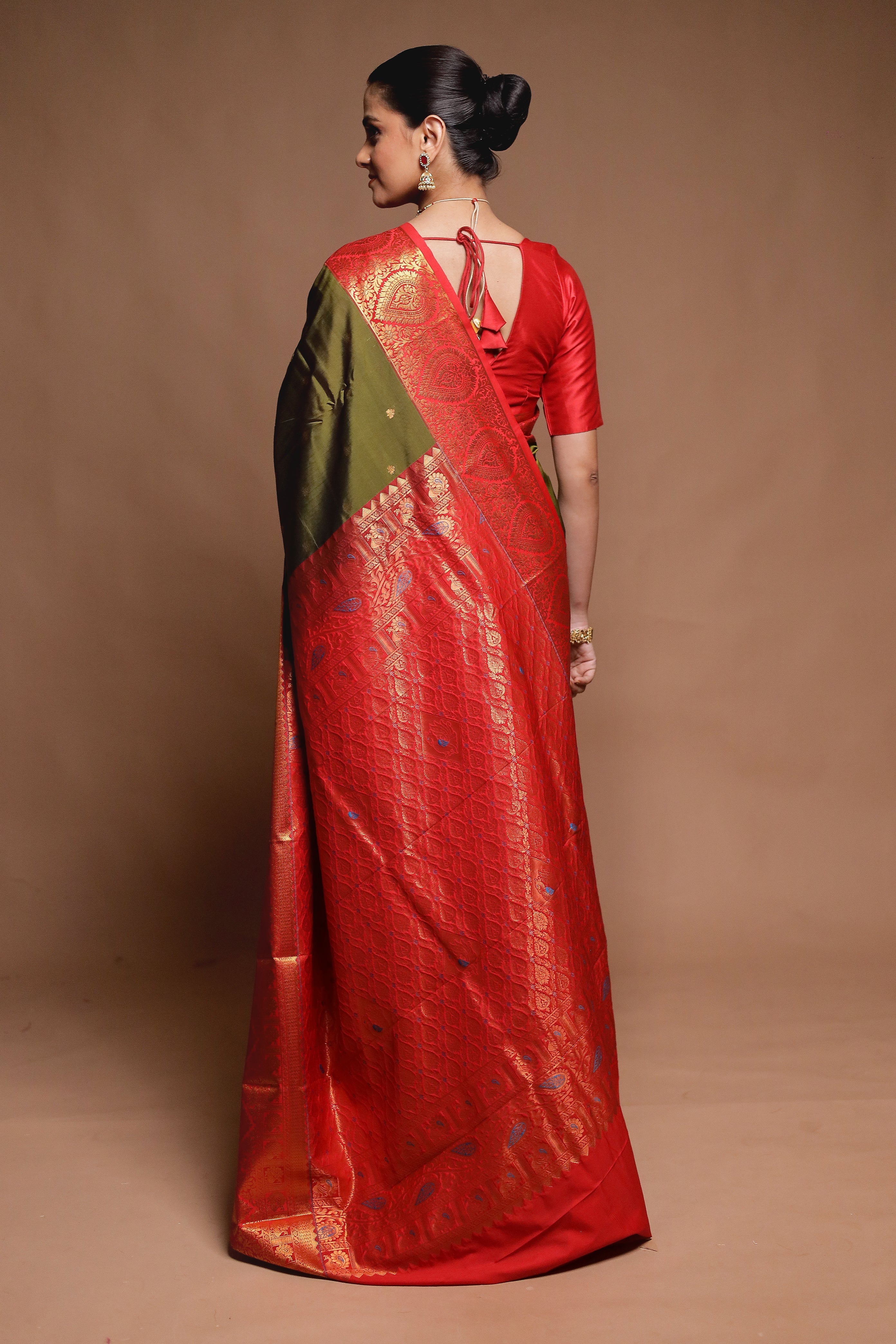 Green Kanjivaram Silk Saree With Blouse Piece