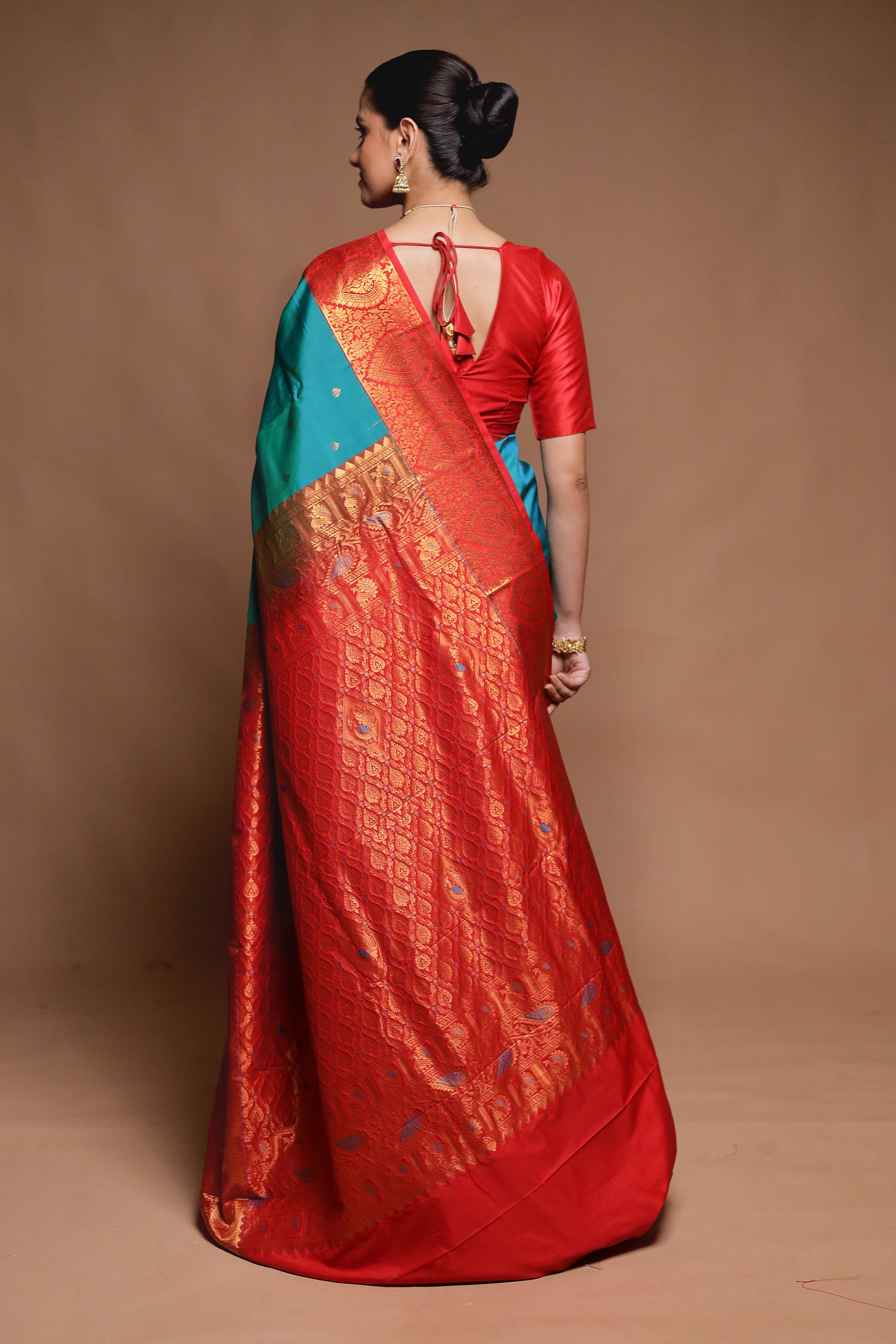 Green Kanjivaram Silk Saree With Blouse Piece