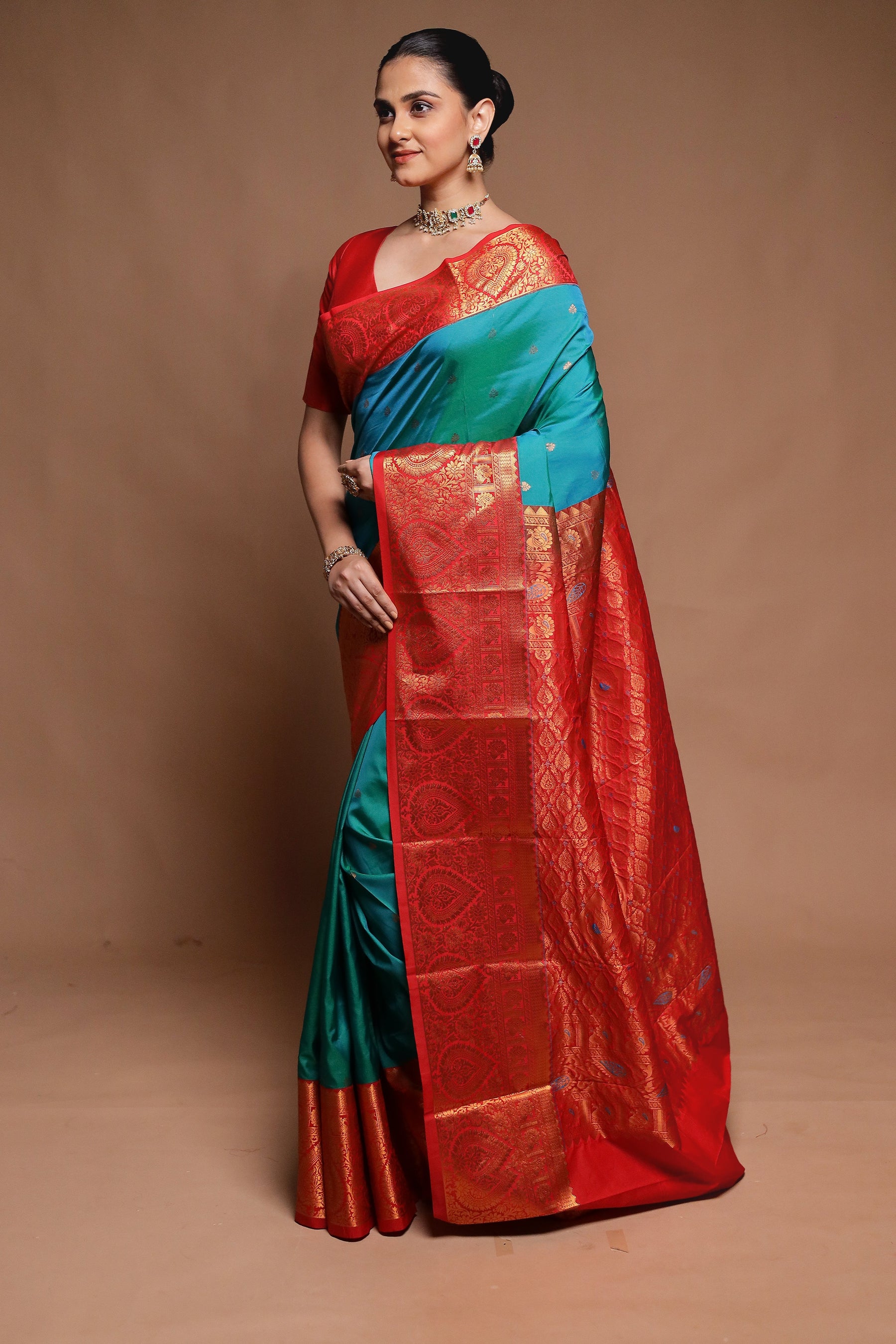 Green Kanjivaram Silk Saree With Blouse Piece