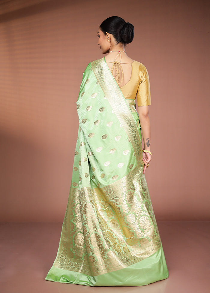 Green Tanchoi Silk Saree With Blouse Piece